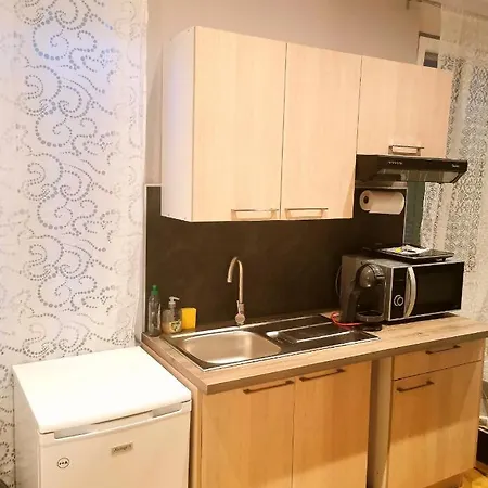 Beachside In Center Of Apartment *