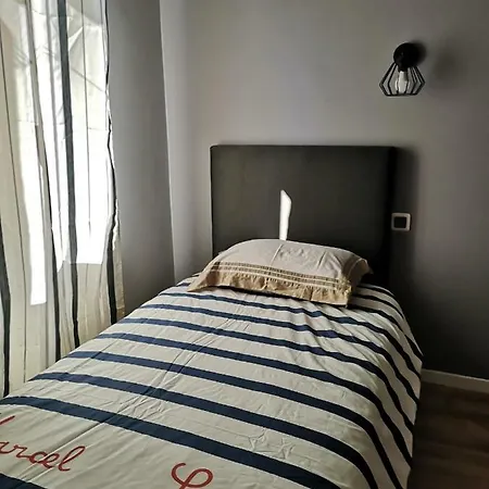 Beachside In Center Of Apartment Cannes